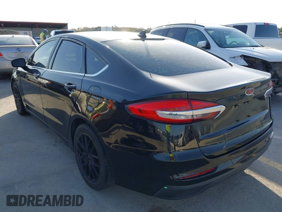 2019 Ford Fusion SE with VIN 3FA6P0HD3KR250483, listed as a IAAI auction lot 41866151 with 115,849 mi miles. Bid and sale history available at carsss.com. Image 3.