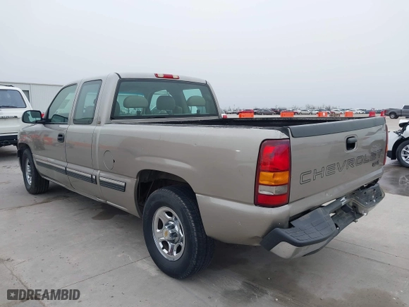2002 Chevrolet Silverado 1500 LS with VIN 2GCEC19V321217096, listed as a IAAI auction lot 41727809 with 273,315 mi miles. Bid and sale history available at carsss.com. Image 3.