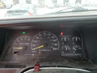 2000 Chevrolet Silverado 3500 z VIN 1GCGC34RXYR203419, wystawiony jako Copart lot #72432214 z przebiegiem 228 720 mil mil oraz Szkoda całkowita • Salvage title. Historia ofert i sprzedaży dostępna na DreamBid. Obrazek 9.