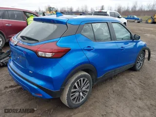 2021 Nissan Kicks SV with VIN 3N1CP5CV0ML484017, listed as a IAAI auction lot 41900364 with 86,661 mi miles. Bid and sale history available at carsss.com. Image 4.