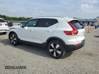 2021 Volvo XC40 Momentum z VIN YV4162UK5M2439826, wystawiony jako Copart lot #54480775 z przebiegiem 35 279 mil mil oraz Szkody całkowita. Historia ofert i sprzedaży dostępna na DreamBid. Obrazek 2.