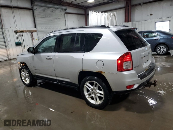 2011 Jeep Compass Limited with VIN 1J4NF5FB5BD201425, listed as a Copart auction lot 44786525 with 132,885 mi miles and Salvage Title. Bid and sale history available at carsss.com. Image 2.