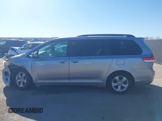 2011 Toyota Sienna LE AAS with VIN 5TDKK3DCXBS143921, listed as a IAAI auction lot 41689053 with 199,854 mi miles. Bid and sale history available at carsss.com. Image 14.