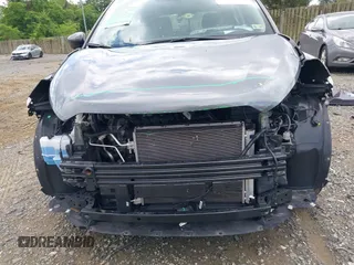 2023 Nissan Kicks S z VIN 3N1CP5BV9PL571677, wystawiony jako IAAI lot #42247459 z przebiegiem 45 799 mil mil oraz . Historia ofert i sprzedaży dostępna na DreamBid. Obrazek 6.