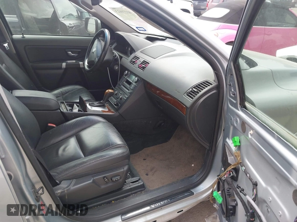 2014 Volvo XC90 с VIN YV4952CY8E1681061, выставлен на аукционе IAAI как лот 42271623 с пробегом 134 456 миль миль и . История ставок и продаж доступна на DreamBid. Изображение 5.