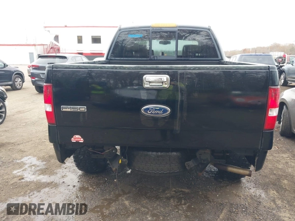 2004 Ford F-150 XLT with VIN 1FTPW14524FA04174, listed as a IAAI auction lot 40864660 with 218,100 mi miles. Bid and sale history available at carsss.com. Image 6.