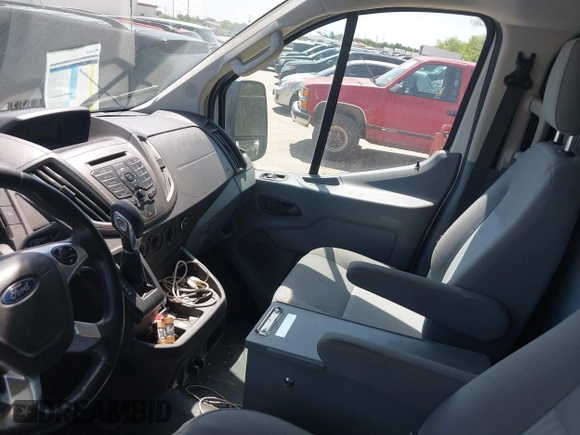 2019 Ford Transit z VIN 1FTYR1YG6KKA31664, wystawiony jako IAAI lot #42004855 z przebiegiem 132 828 mil mil oraz . Historia ofert i sprzedaży dostępna na DreamBid. Obrazek 18.