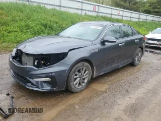 2020 Kia Optima LX z VIN 5XXGT4L32LG426245, wystawiony jako Copart lot #56198425 z przebiegiem 85 148 mil mil oraz Nie do naprawy • Non repairable. Historia ofert i sprzedaży dostępna na DreamBid. Obrazek 1.