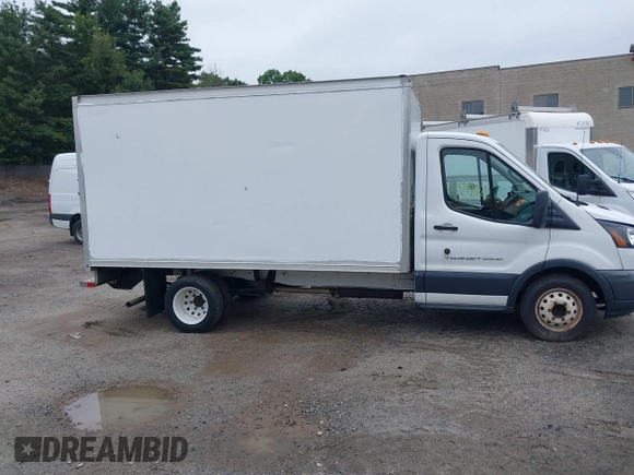 2018 Ford Transit z VIN 1FDBF8ZM7JKA87392, wystawiony jako IAAI lot #42589010 z przebiegiem 99 526 mil mil oraz . Historia ofert i sprzedaży dostępna na DreamBid. Obrazek 13.