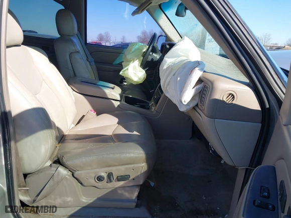 2004 Chevrolet Tahoe LT with VIN 1GNEC13ZX4J108596, listed as a IAAI auction lot 41612043 with 1 mi miles. Bid and sale history available at carsss.com. Image 5.