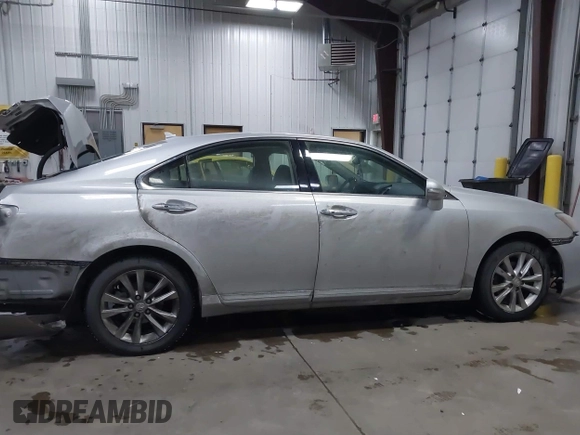 2010 Lexus ES 330 with VIN JTHBK1EG1A2412964, listed as a IAAI auction lot 41421625 with 151,426 mi miles and . Bid and sale history available at DreamBid. Image 13.