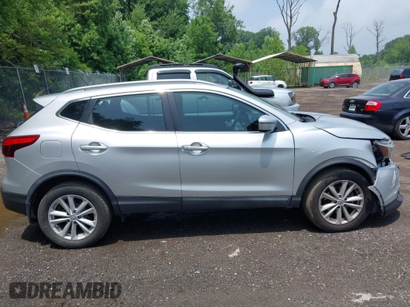 2017 Nissan Rogue SV with VIN JN1BJ1CR4HW122667, listed as a IAAI auction lot 42540290 with 69,459 mi miles and . Bid and sale history available at DreamBid. Image 13.
