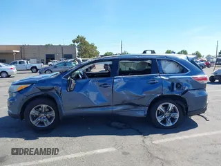 2015 Toyota Highlander Limited с VIN 5TDDKRFH0FS210245, выставлен на аукционе IAAI как лот 42796959 с пробегом 137 181 миль миль и . История ставок и продаж доступна на DreamBid. Изображение 13.