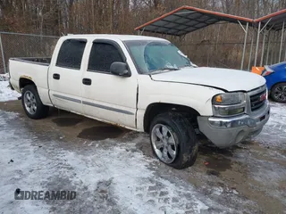 2005 GMC Sierra 1500 SLE z VIN 2GTEC13T251227002, wystawiony jako IAAI lot #41400094 z przebiegiem 310 390 mil mil oraz . Historia ofert i sprzedaży dostępna na DreamBid. Obrazek 1.