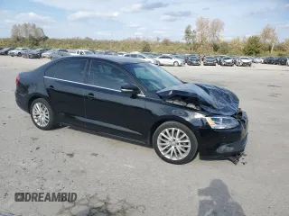 2011 Volkswagen Jetta SEL with VIN 3VWLZ7AJ3BM390981, listed as a Copart auction lot 78370234 with 178,114 mi miles and Salvage title. Bid and sale history available at DreamBid. Image 4.