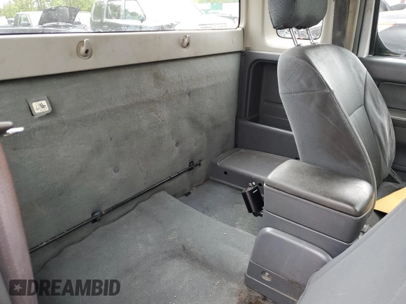 2002 Nissan Frontier z VIN 1N6DD26S02C360894, wystawiony jako Copart lot #54633205 z przebiegiem 239 440 mil mil oraz Szkoda całkowita • Salvage title. Historia ofert i sprzedaży dostępna na DreamBid. Obrazek 10.