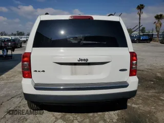 2011 Jeep Patriot Latitude X with VIN 1J4NF4GB9BD211965, listed as a Copart auction lot 44366385 with 111,318 mi miles and Salvage Title. Bid and sale history available at DreamBid. Image 6.