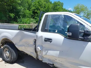 2019 Ford Super Duty F-250 SRW XL with VIN 1FTBF2A64KED15573, listed as a IAAI auction lot 42090750 with 44,742 mi miles. Bid and sale history available at carsss.com. Image 13.