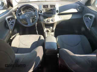 2011 Toyota RAV4 Sport z VIN JTMRF4DV5B5037697, wystawiony jako Copart lot #82259164 z przebiegiem 99 215 mil mil oraz Szkoda całkowita • Salvage title. Historia ofert i sprzedaży dostępna na DreamBid. Obrazek 8.