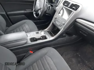 2020 Ford Fusion SE with VIN 3FA6P0HD1LR149783, listed as a IAAI auction lot 41671712 with 88,699 mi miles. Bid and sale history available at carsss.com. Image 5.