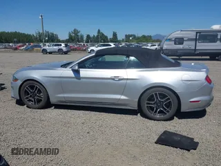 2018 Ford Mustang EcoBoost Premium z VIN 1FATP8UH9J5110286, wystawiony jako IAAI lot #42632454 z przebiegiem 60 355 mil mil oraz . Historia ofert i sprzedaży dostępna na DreamBid. Obrazek 14.