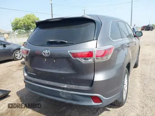 2016 Toyota Highlander LE Plus z VIN 5TDZKRFH0GS177710, wystawiony jako IAAI lot #41925612 z przebiegiem 134 357 mil mil oraz . Historia ofert i sprzedaży dostępna na DreamBid. Obrazek 4.