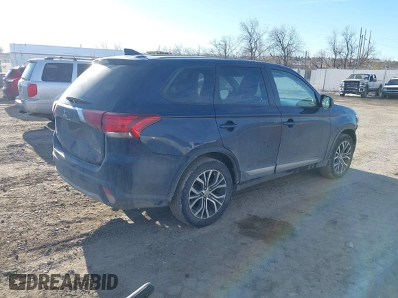2018 Mitsubishi Outlander ES z VIN JA4AZ3A35JZ058407, wystawiony jako IAAI lot #41428922 z przebiegiem 141 701 mil mil oraz . Historia ofert i sprzedaży dostępna na DreamBid. Obrazek 4.