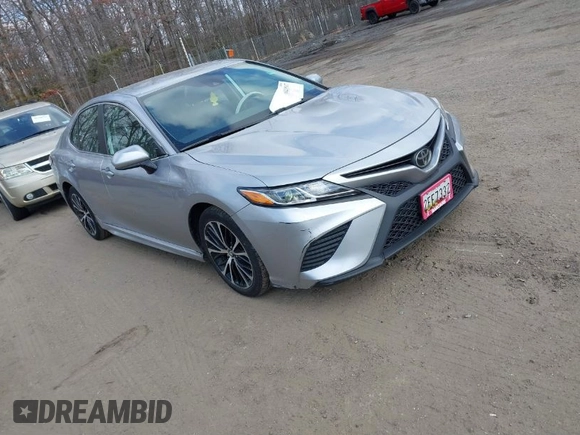 2020 Toyota Camry SE with VIN 4T1G11AKXLU941014, listed as a IAAI auction lot 41623517 with 109,172 mi miles. Bid and sale history available at carsss.com. Image 1.