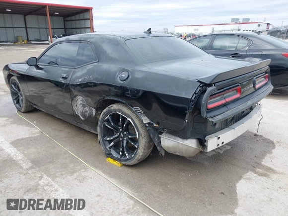 2017 Dodge Challenger SXT z VIN 2C3CDZAG5HH501706, wystawiony jako IAAI lot #41508621 z przebiegiem 93 658 mil mil oraz . Historia ofert i sprzedaży dostępna na DreamBid. Obrazek 6.
