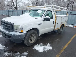 2004 Ford F-250 XL z VIN 1FTNF20LX4EA47085, wystawiony jako IAAI lot #41802914 z przebiegiem 321 759 mil mil oraz . Historia ofert i sprzedaży dostępna na DreamBid. Obrazek 2.