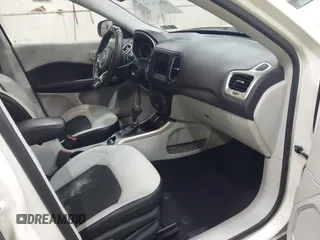 2019 Jeep Compass Latitude with VIN 3C4NJCBB8KT685910, listed as a IAAI auction lot 42423224 with 70,236 mi miles and . Bid and sale history available at DreamBid. Image 5.
