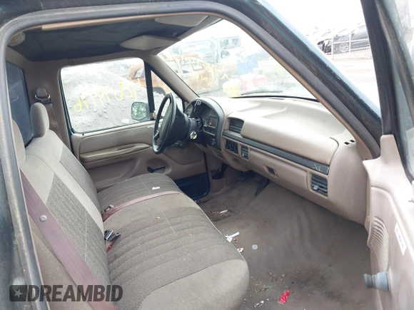 1994 Ford F-150 z VIN 1FTEF15N2RLA48206, wystawiony jako IAAI lot #42694976 z przebiegiem Nie podano mil oraz . Historia ofert i sprzedaży dostępna na DreamBid. Obrazek 5.