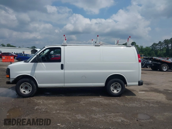 2017 Chevrolet Express Cargo with VIN 1GCWGAFF8H1117371, listed as a IAAI auction lot 42663473 with 260,445 mi miles and . Bid and sale history available at DreamBid. Image 14.