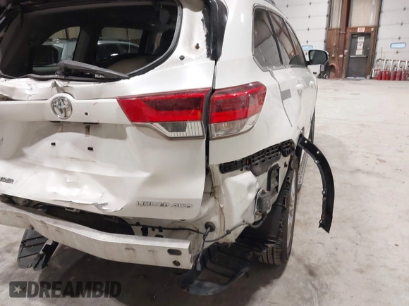 2018 Toyota Highlander Limited z VIN 5TDDZRFH3JS827093, wystawiony jako IAAI lot #42181696 z przebiegiem 63 396 mil mil oraz . Historia ofert i sprzedaży dostępna na DreamBid. Obrazek 19.