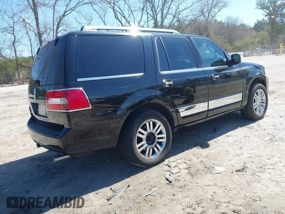 2007 Lincoln Navigator z VIN 5LMFU28547LJ15910, wystawiony jako IAAI lot #41851252 z przebiegiem 296 145 mil mil oraz . Historia ofert i sprzedaży dostępna na DreamBid. Obrazek 4.