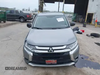 2018 Mitsubishi Outlander ES z VIN JA4AZ2A32JZ004749, wystawiony jako IAAI lot #42172216 z przebiegiem 95 533 mil mil oraz . Historia ofert i sprzedaży dostępna na DreamBid. Obrazek 13.