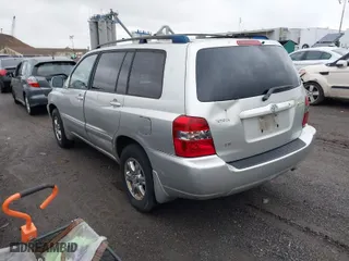 2005 Toyota Highlander with VIN JTEDP21A050085215, listed as a IAAI auction lot 41807809 with 133,953 mi miles. Bid and sale history available at carsss.com. Image 3.