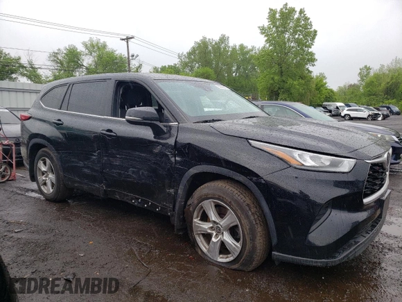 2020 Toyota Highlander L with VIN 5TDCZRBH2LS037465, listed as a Copart auction lot 55826835 with 104,868 mi miles and Salvage title. Bid and sale history available at DreamBid. Image 4.