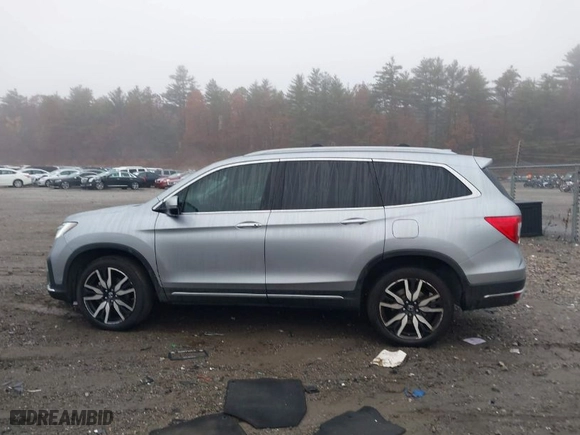 2019 Honda Pilot Touring 7-Passenger with VIN 5FNYF6H67KB018030, listed as a IAAI auction lot 40724349 with NaN miles. Bid and sale history available at carsss.com. Image 14.