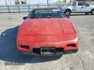 1986 Pontiac Fiero z VIN 1G2PF379XGP215474, wystawiony jako Copart lot #73346514 z przebiegiem 71 955 mil mil oraz Tytuł czysty. Historia ofert i sprzedaży dostępna na DreamBid. Obrazek 5.