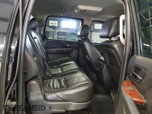 2014 Chevrolet Suburban LT with VIN 1GNSKJE77ER131290, listed as a Copart auction lot 71351994 with 258,058 mi miles and Clean Title. Bid and sale history available at carsss.com. Image 11.