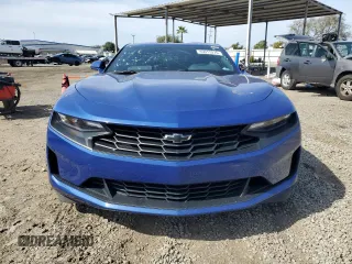 2021 Chevrolet Camaro 1LT z VIN 1G1FB1RX2M0142472, wystawiony jako Copart lot #45917275 z przebiegiem Nie podano mil oraz Szkoda całkowita • Salvage title. Historia ofert i sprzedaży dostępna na DreamBid. Obrazek 5.
