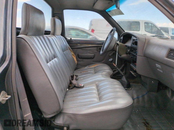 1993 Toyota Pickup with VIN 4TARN81A0PZ075782, listed as a Copart auction lot 62792165 with 159,828 mi miles and Clean title. Bid and sale history available at DreamBid. Image 10.