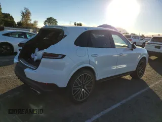 2024 Porsche Cayenne z VIN WP1AA2AYXRDA09195, wystawiony jako Copart lot #87973845 z przebiegiem 5 050 mil mil oraz Szkoda całkowita • Salvage title. Historia ofert i sprzedaży dostępna na DreamBid. Obrazek 3.