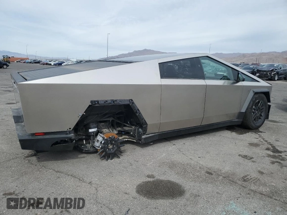 2024 Tesla Cybertruck с VIN 7G2CEHEDXRA056495, выставлен на аукционе Copart как лот 50212135 с пробегом 5 280 миль миль и Списание • Salvage title. История ставок и продаж доступна на DreamBid. Изображение 3.