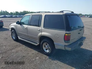 1997 Ford Explorer Eddie Bauer z VIN 1FMDU32X8VZC30353, wystawiony jako IAAI lot #42259734 z przebiegiem 249 106 mil mil oraz . Historia ofert i sprzedaży dostępna na DreamBid. Obrazek 3.