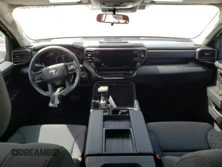 2022 Toyota Tundra SR z VIN 5TFKB5DA6NX016110, wystawiony jako Copart lot #41285993 z przebiegiem 68 mil mil oraz . Historia ofert i sprzedaży dostępna na DreamBid. Obrazek 8.