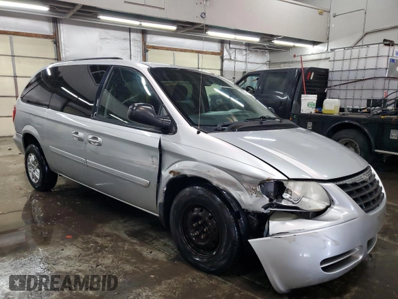 2007 Chrysler Town & Country LWB LX with VIN 2A4GP44R57R353256, listed as a Copart auction lot 88343665 with 178,957 mi miles and Salvage Title. Bid and sale history available at carsss.com. Image 4.