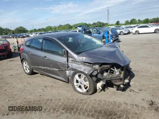 2014 Ford Focus SE z VIN 1FADP3K28EL104745, wystawiony jako Copart lot #54496215 z przebiegiem 154 565 mil mil oraz Szkoda całkowita • Salvage title. Historia ofert i sprzedaży dostępna na DreamBid. Obrazek 4.