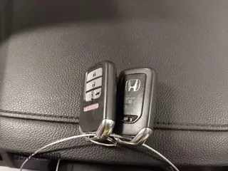 2016 Honda Pilot Elite with VIN 5FNYF6H09GB085621, listed as a IAAI auction lot 41788911 with 137,199 mi miles. Bid and sale history available at carsss.com. Image 11.